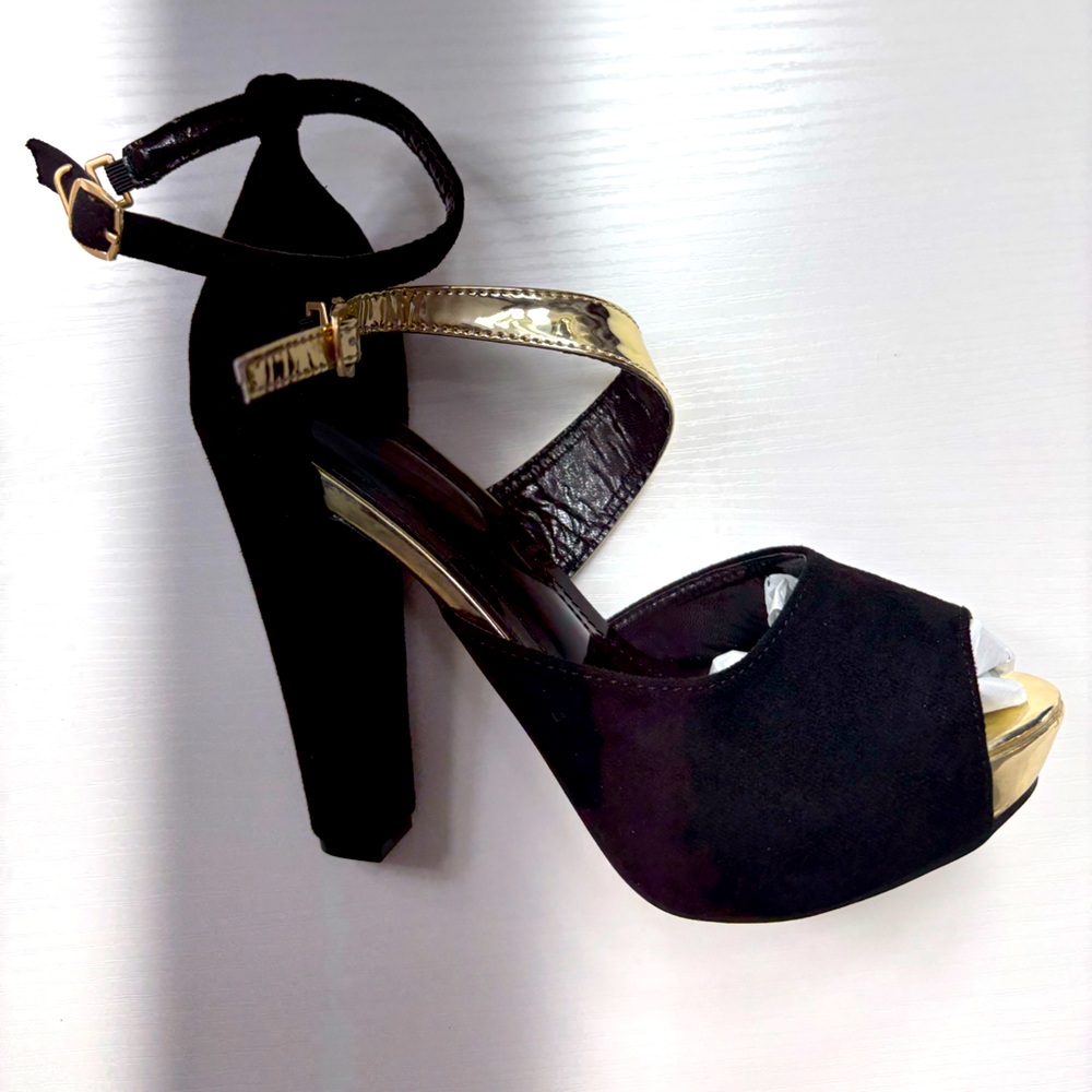 BRAND NEW- SHEIN Elegant Black and Gold Women's Heels
